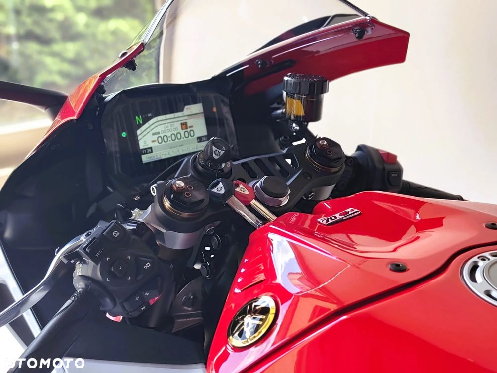 Yamaha R9 - 8
