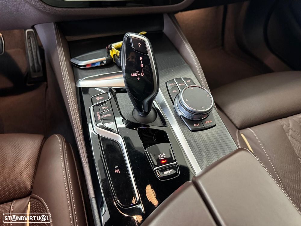 BMW 520 d Pack M Auto - 24
