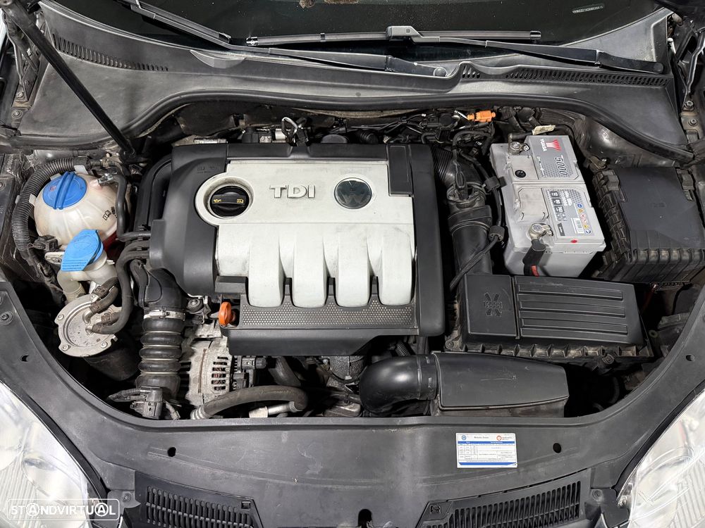 VW Jetta 1.9 TDi Sportline - 23