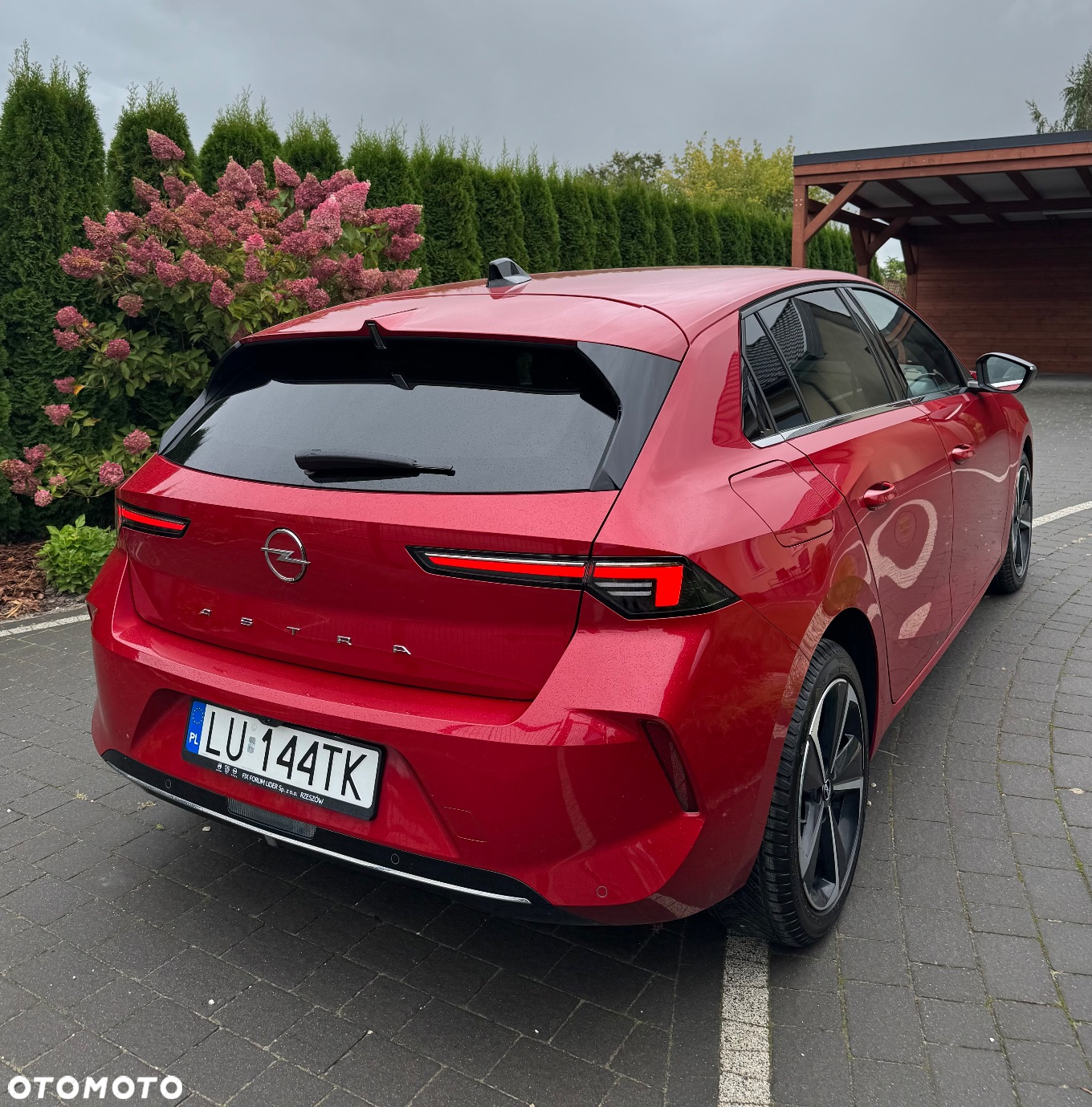 Opel Astra V 1.2 T Elegance S&S - 4