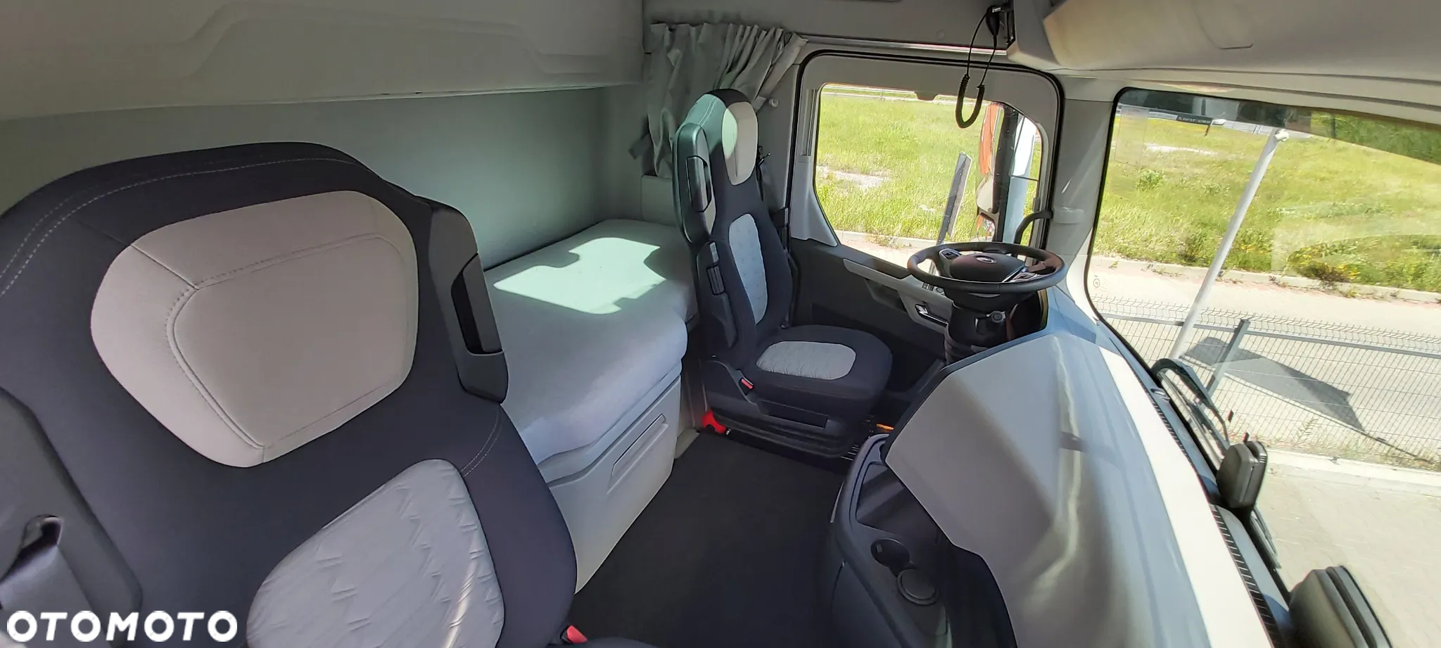 Ford F-MAX - 10