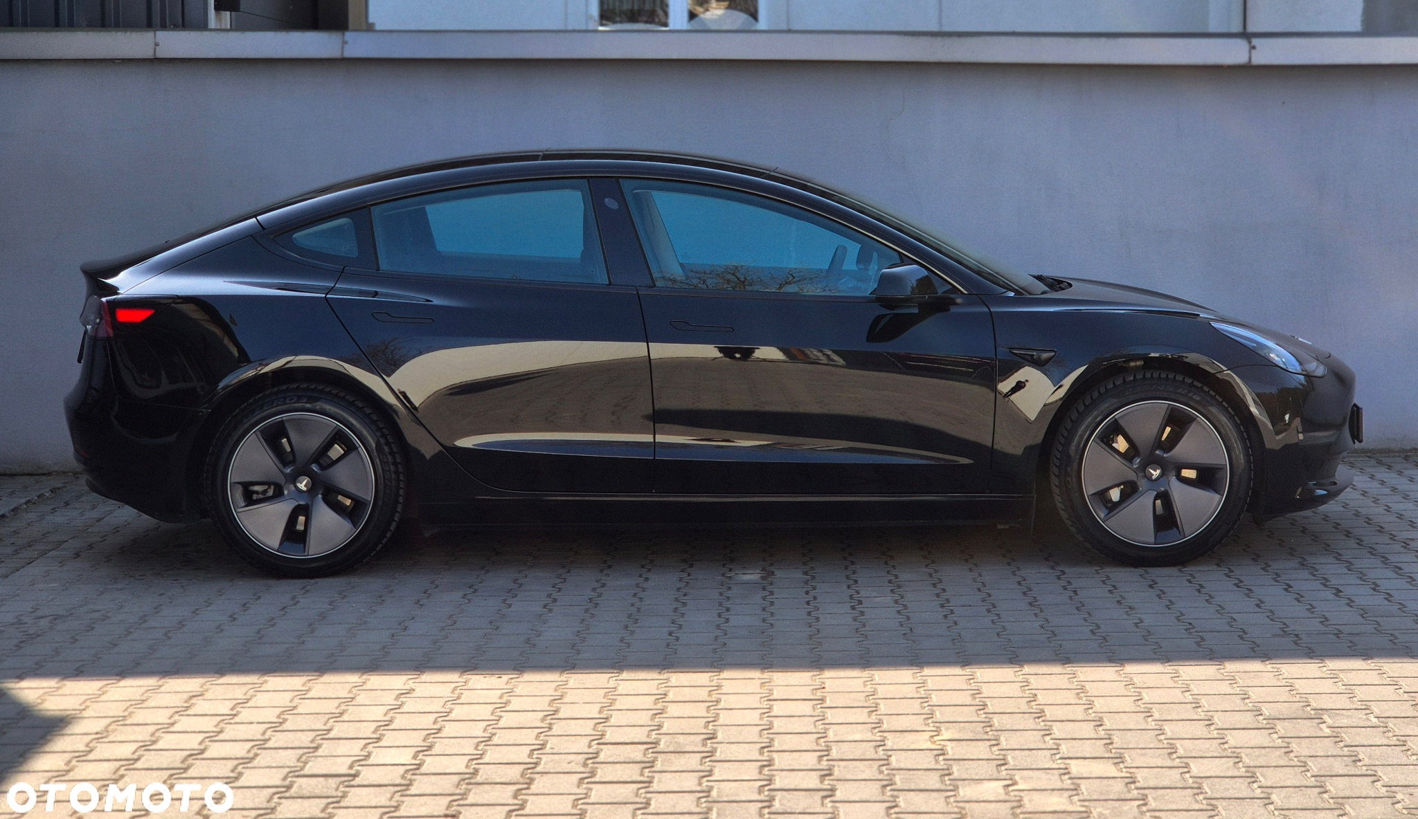 Tesla Model 3 - 3