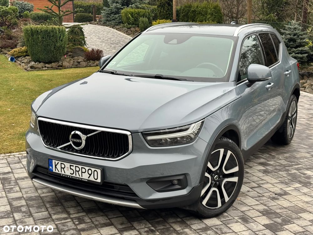 Volvo XC 40 T3 Momentum Pro - 2