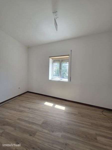 Predio para investimento com 4 habitações, garagem e terreno. - Grande imagem: 2/12