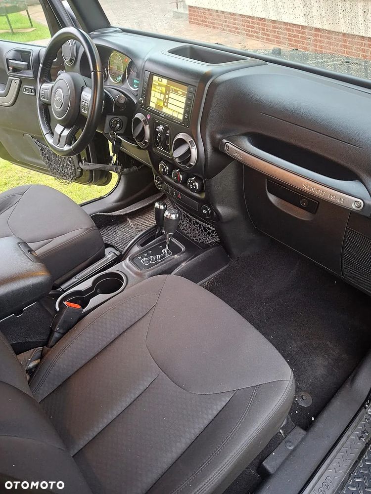 Jeep Wrangler Unlimited 3.6 Automatik Sahara - 11