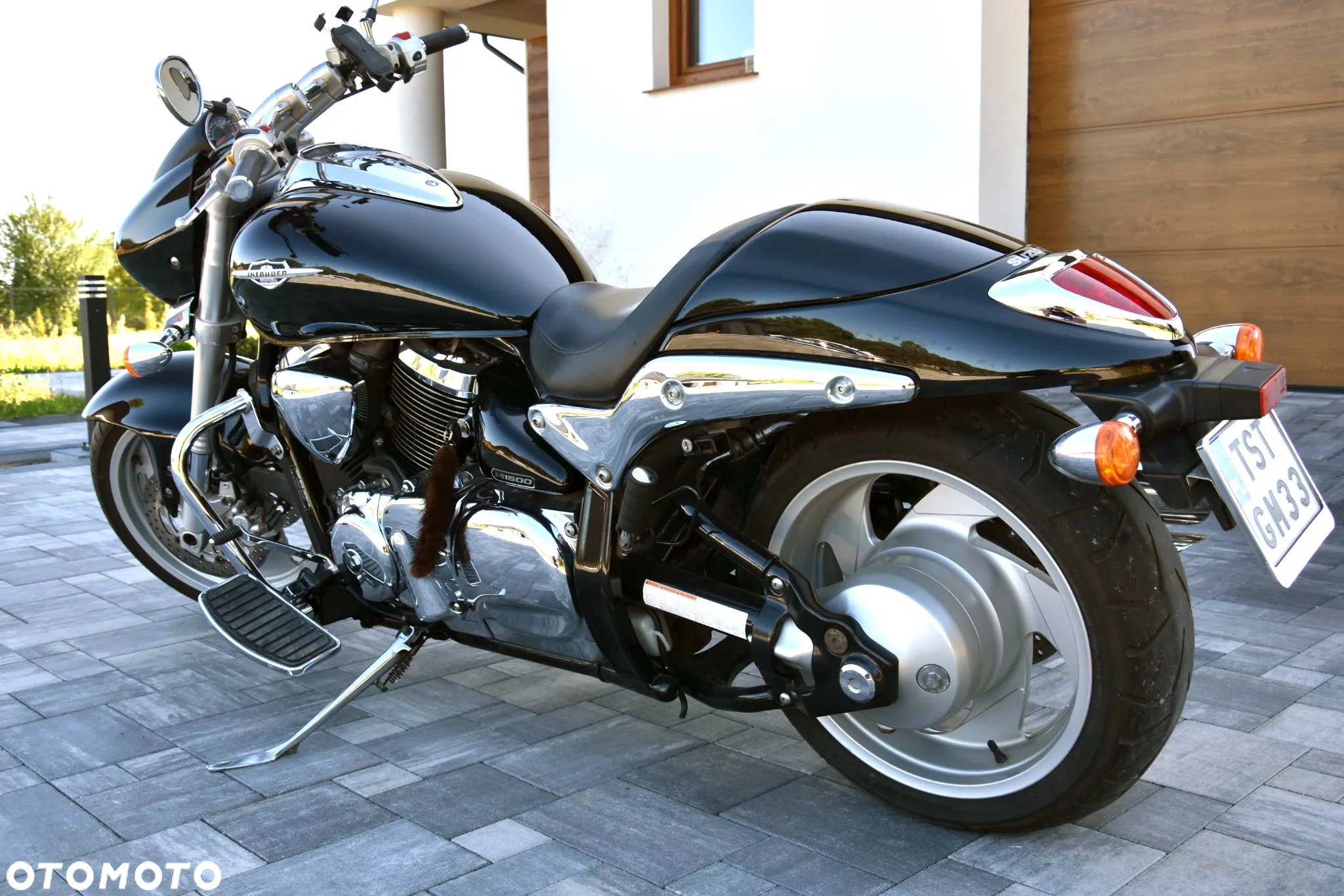 Suzuki Intruder - 12