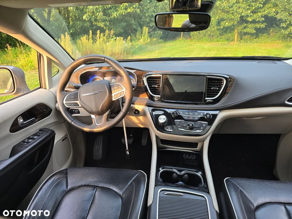Chrysler Pacifica - 25