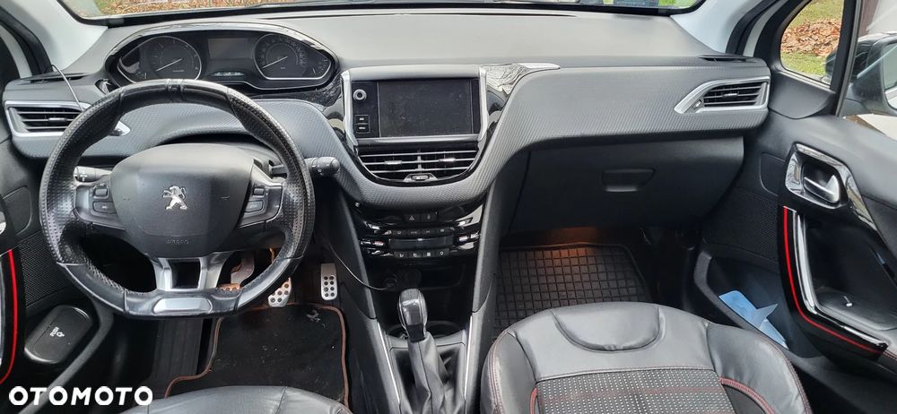 Peugeot 208 - 1