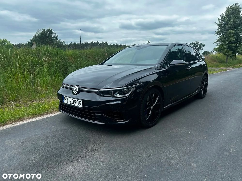 Volkswagen Golf - 1