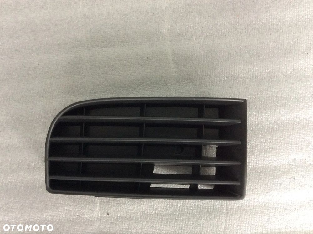 KRATKA ATRAPA ZDERZAKA VW GOLF V 03-08 PRAWA 1K0853666