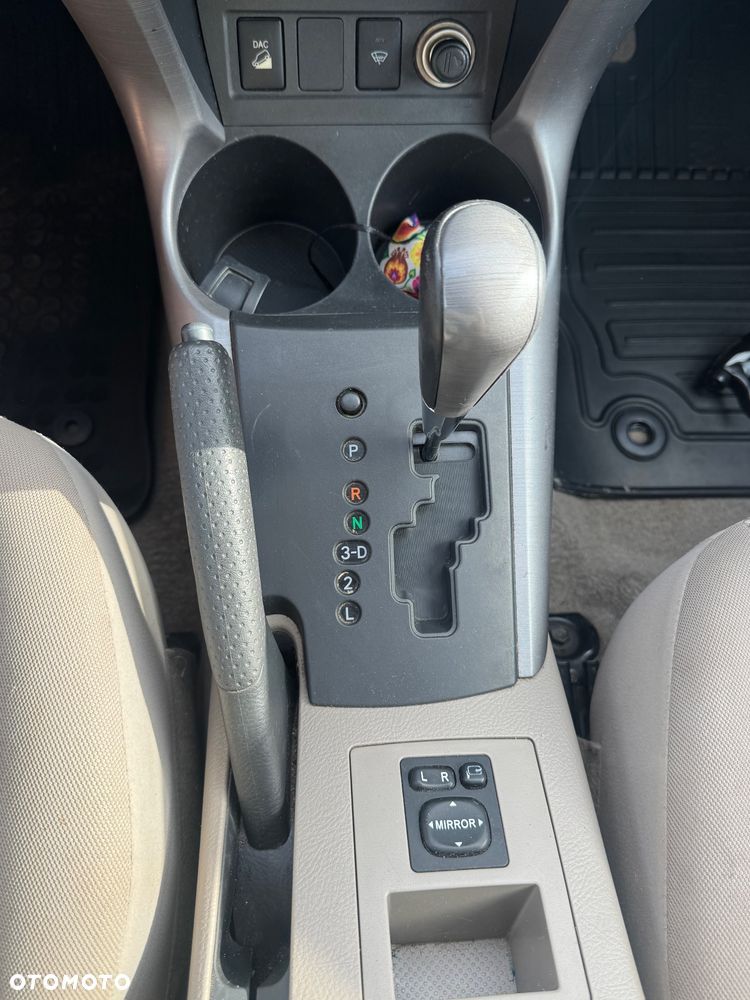 Toyota RAV4 - 16