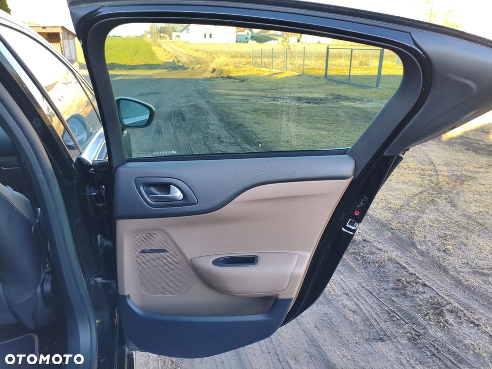 Citroën DS4 2.0 BlueHDi SoChic S&S - 24