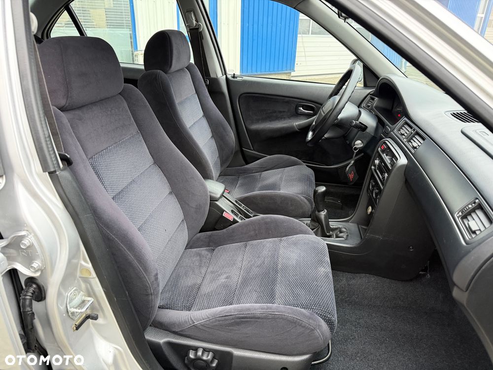 Honda Civic 1.4i - 23