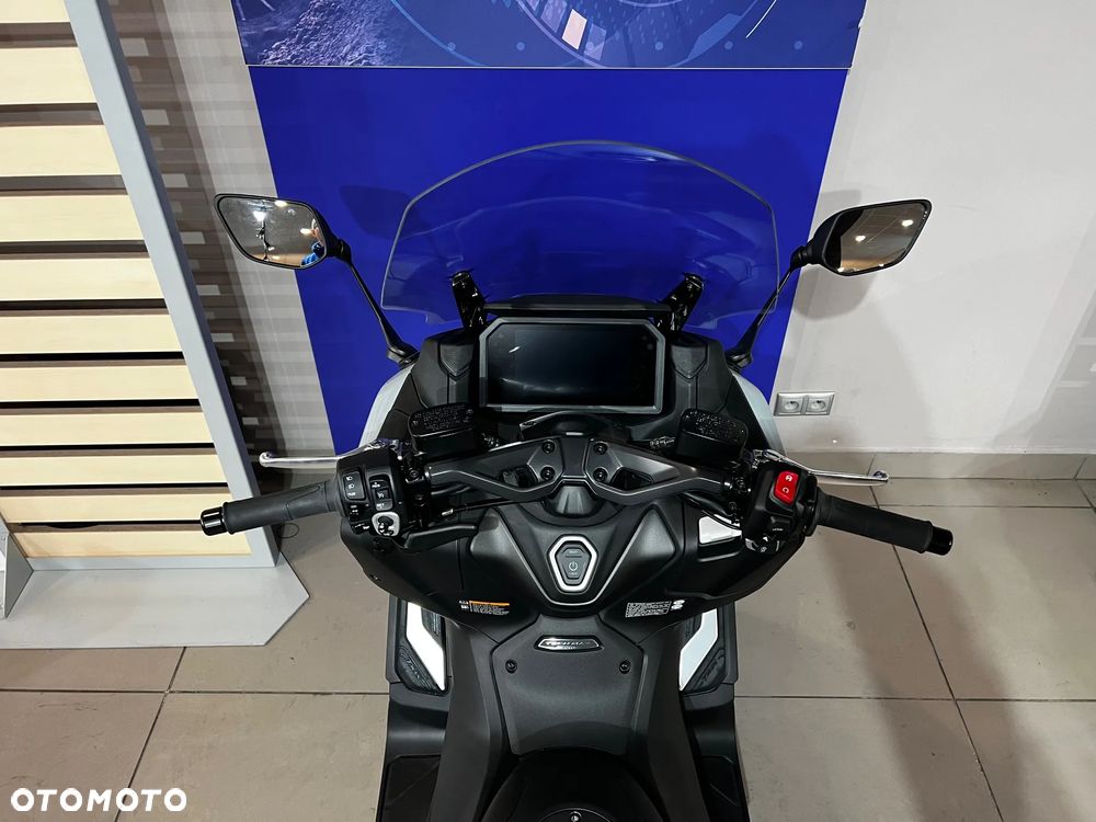 Yamaha Tmax - 5