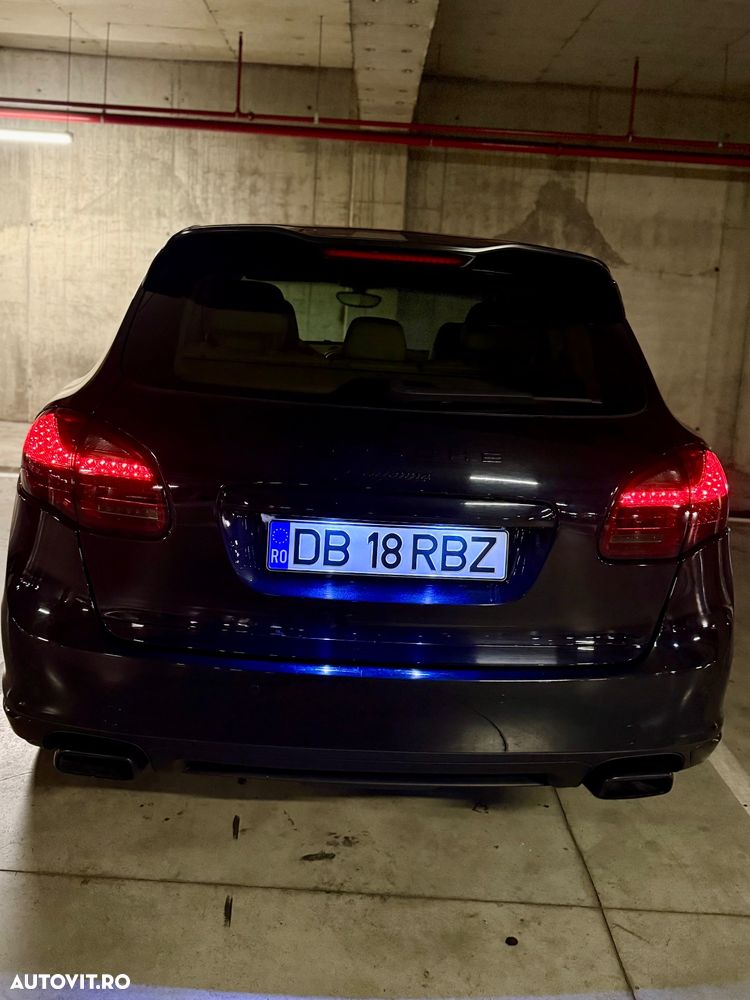 Porsche Cayenne 3.0 L V6 - 10