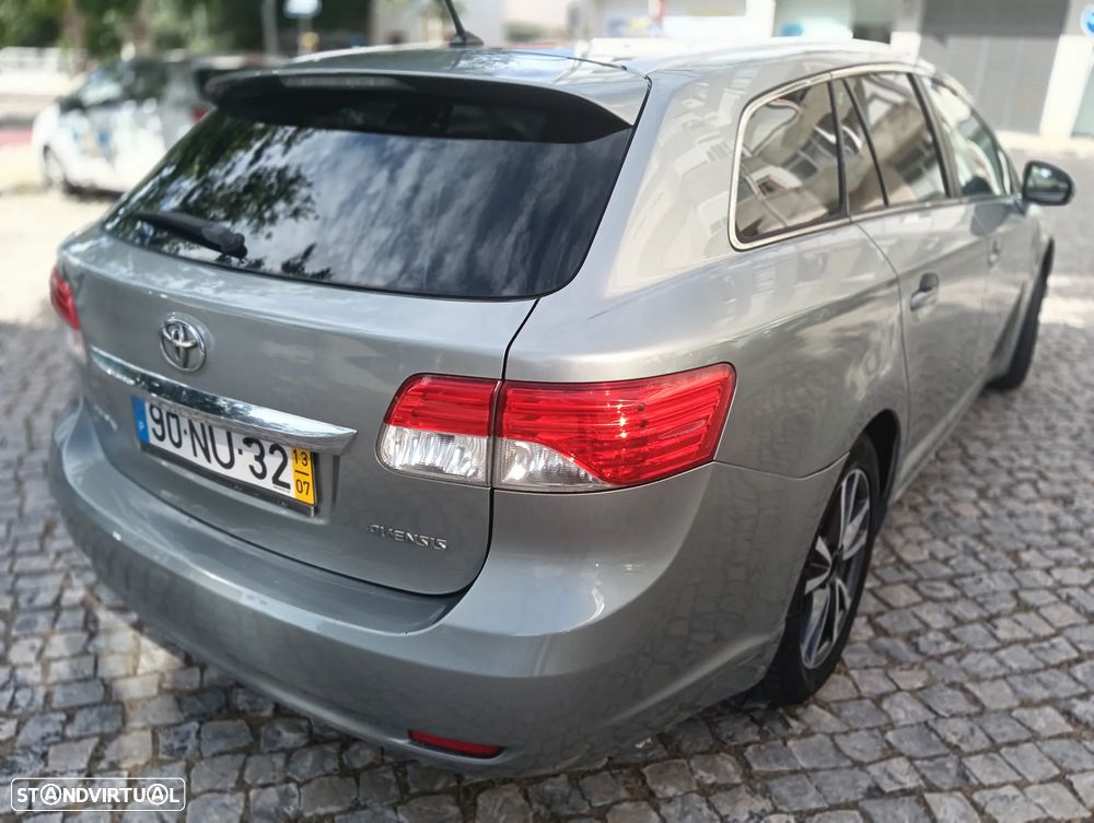 Toyota Avensis SW 2.0 D-4D Exclusive - 6