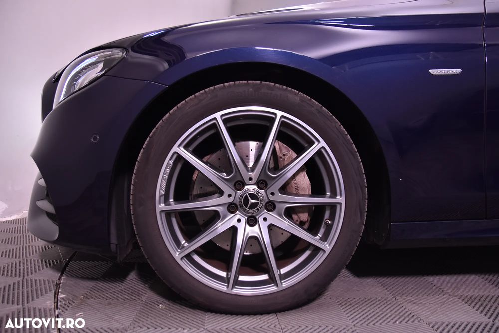 Mercedes-Benz E - 13