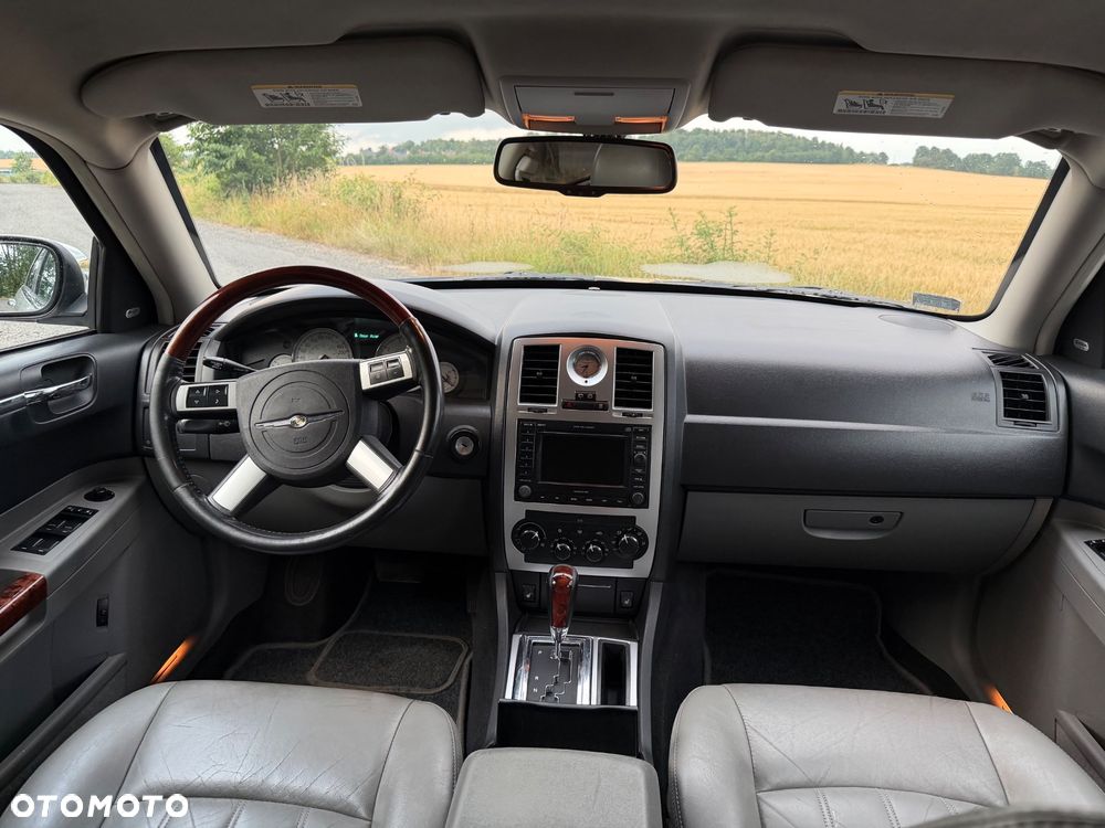 Chrysler 300C - 10