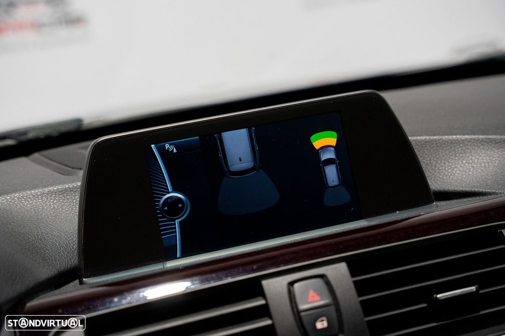 BMW 320 d Pack M - 30