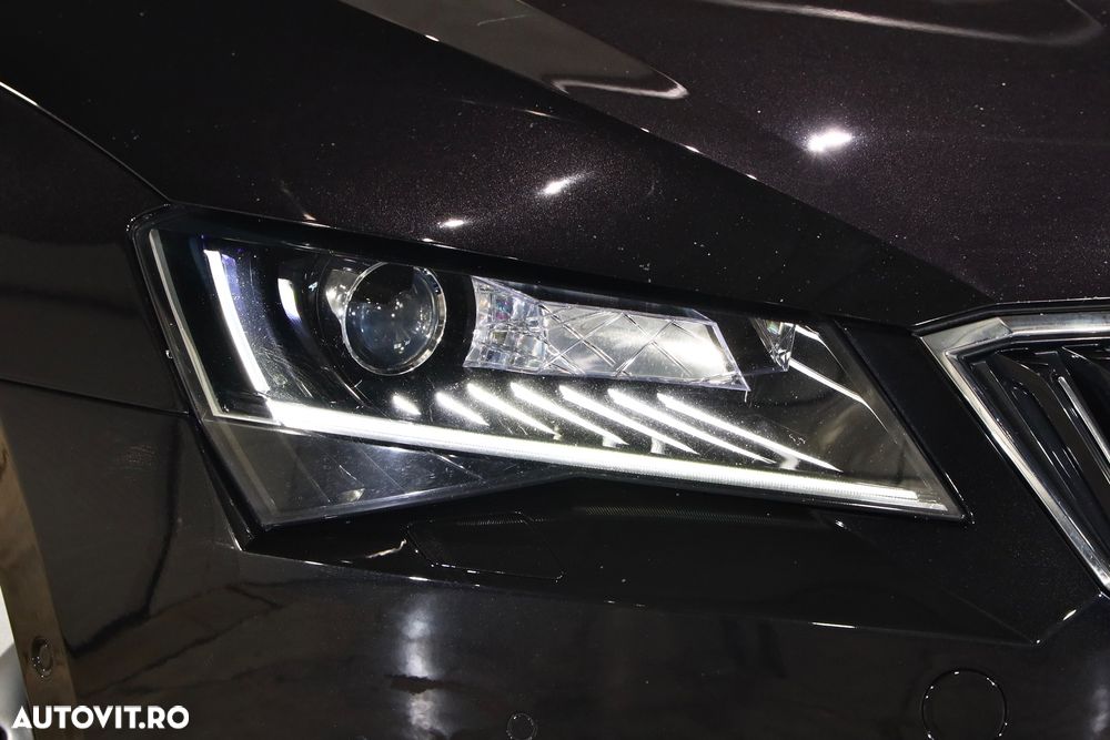 Skoda Superb Combi 2.0 TDI 4x4 SportLine - 34