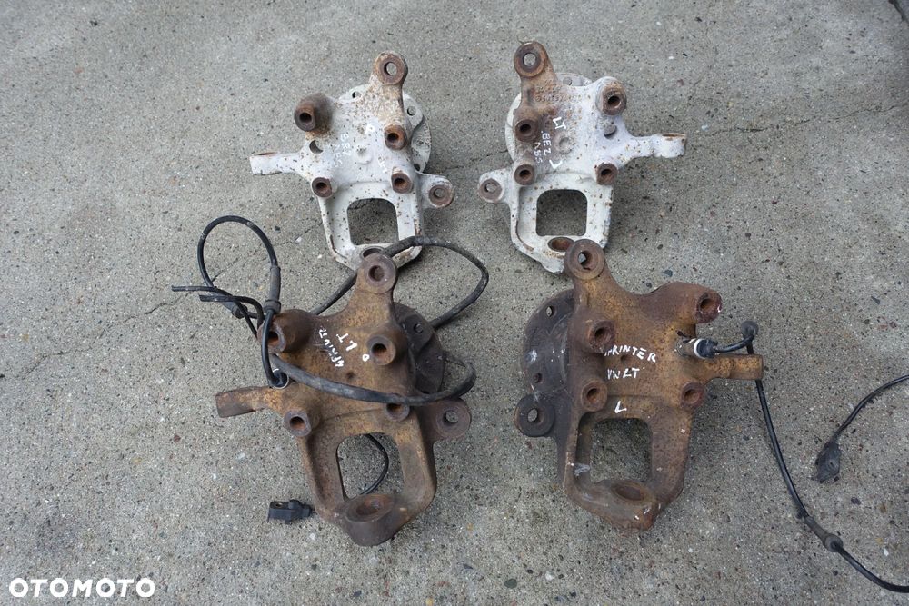 ZWROTNICA PIASTA LEWA PRAWA Z ABS SPRINTER VW LT 35 96-06r. - 1