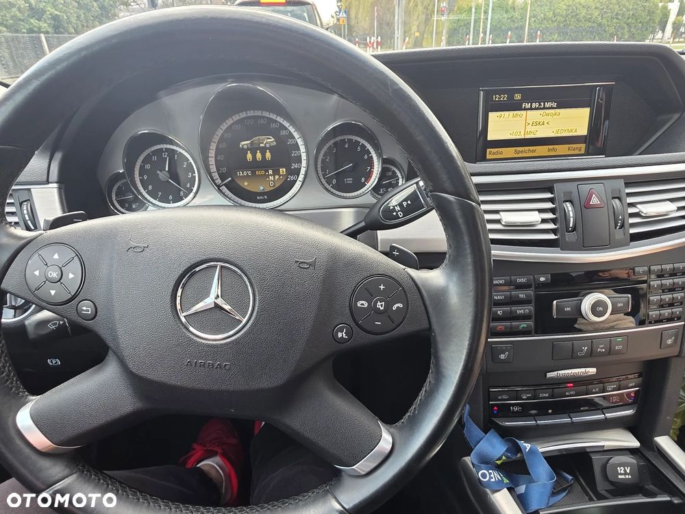 Mercedes-Benz E-Class 2012 photo 5