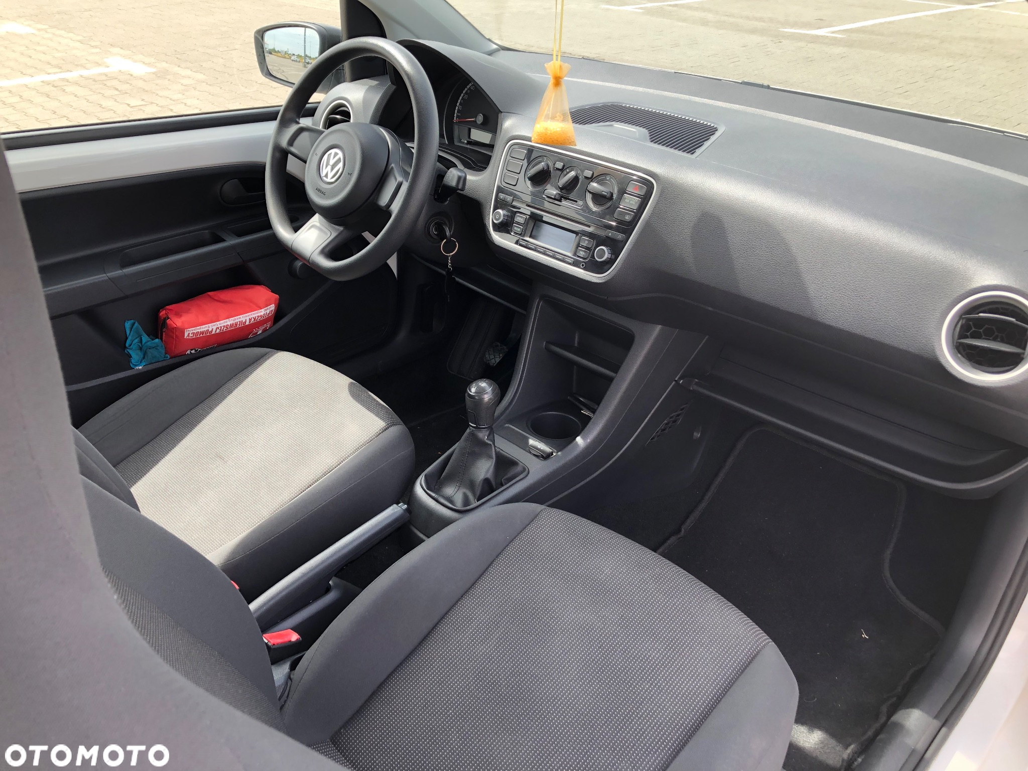 Volkswagen up! take - 9
