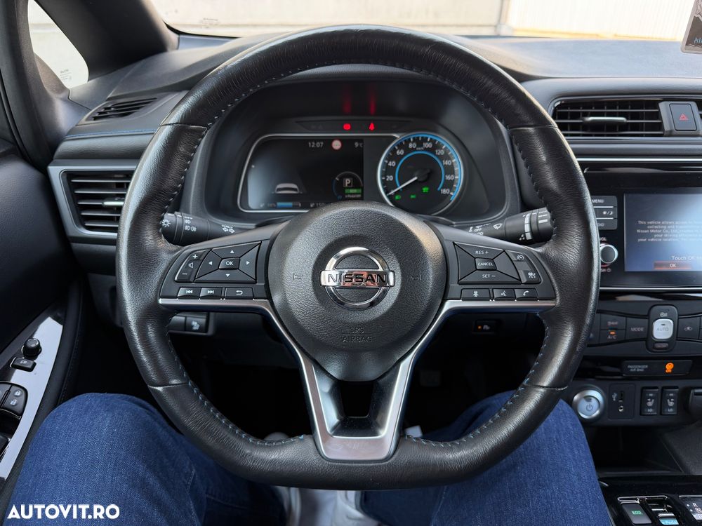 Nissan LEAF 40 kWh N-Connecta - 6