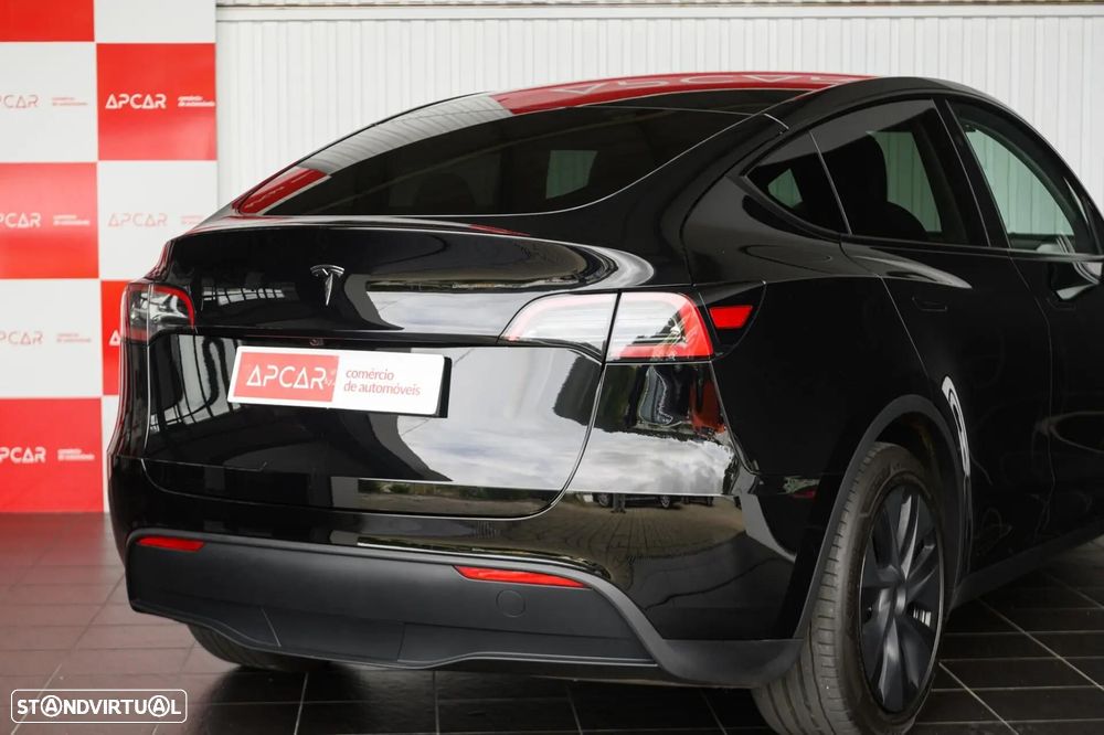 Tesla Model Y Long Range RWD - 4