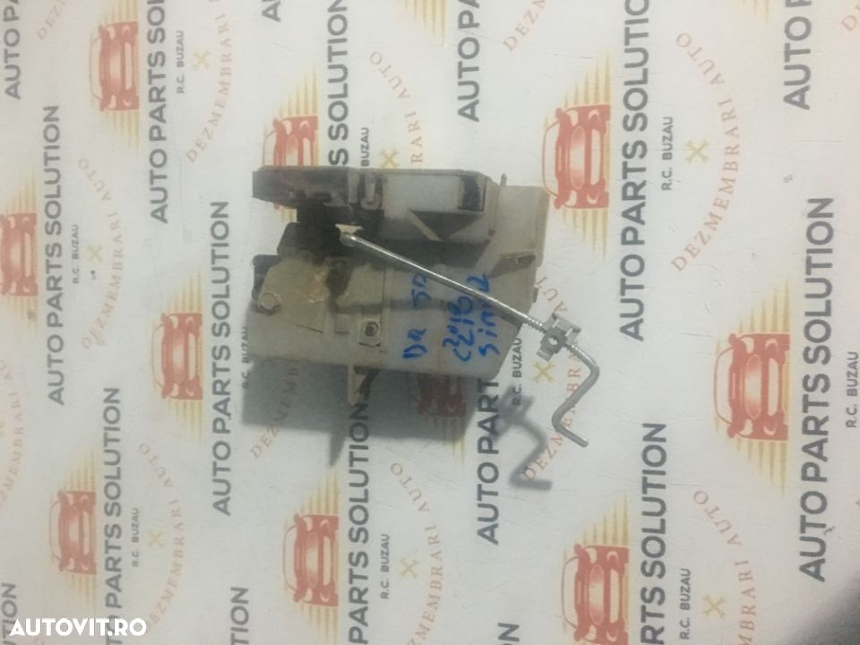 broasca usa dreapta spate Renault Clio an fabr 2011 - 1