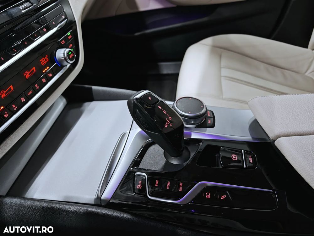 BMW Seria 5 520e AT PHEV - 23