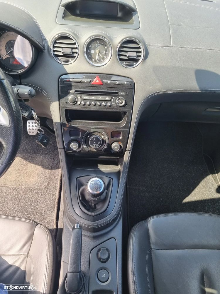 Peugeot RCZ 1.6 155 THP - 17