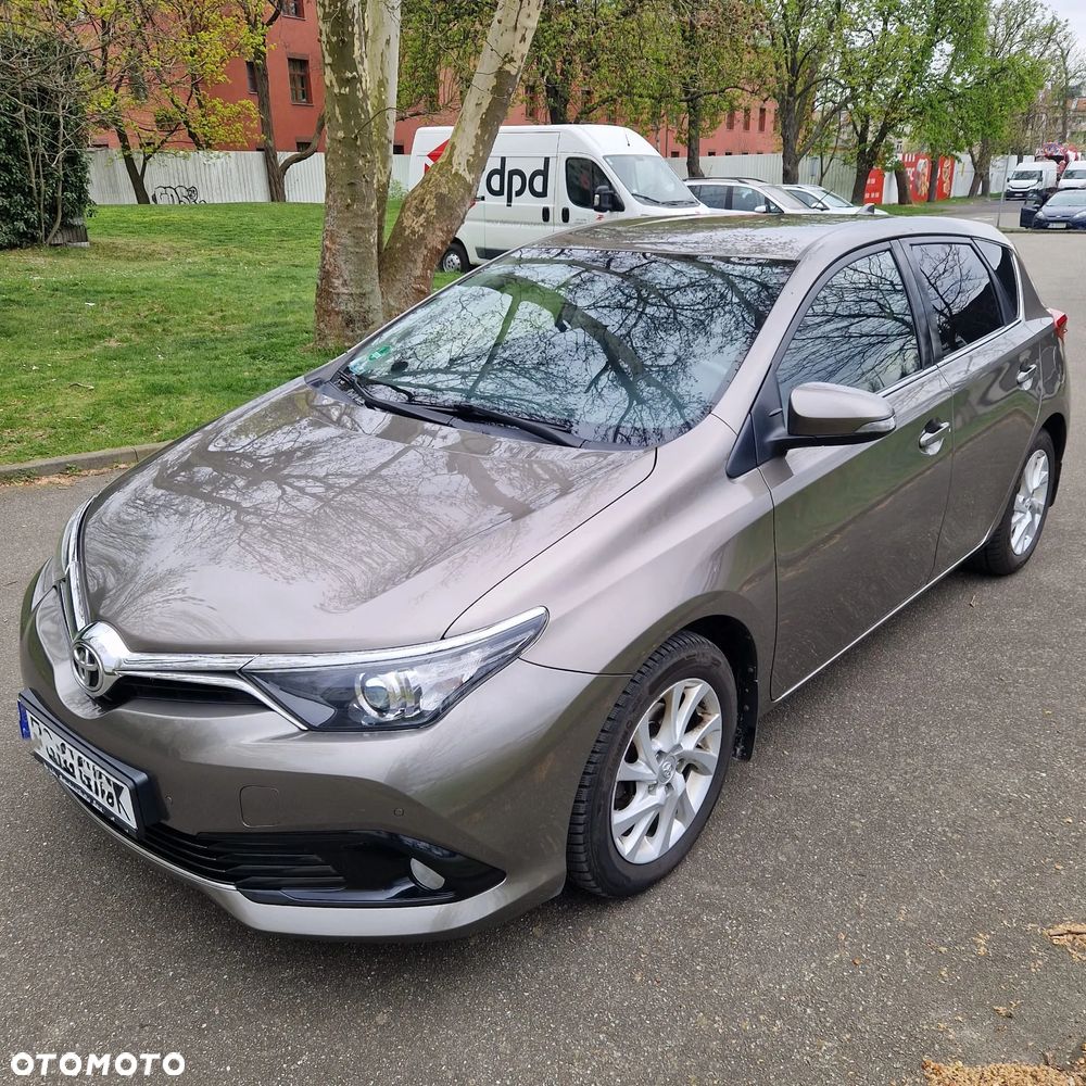 Toyota Auris 1.6 Premium - 6
