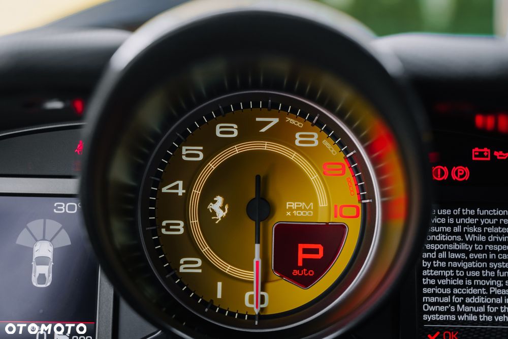 Ferrari 812 Superfast - 14