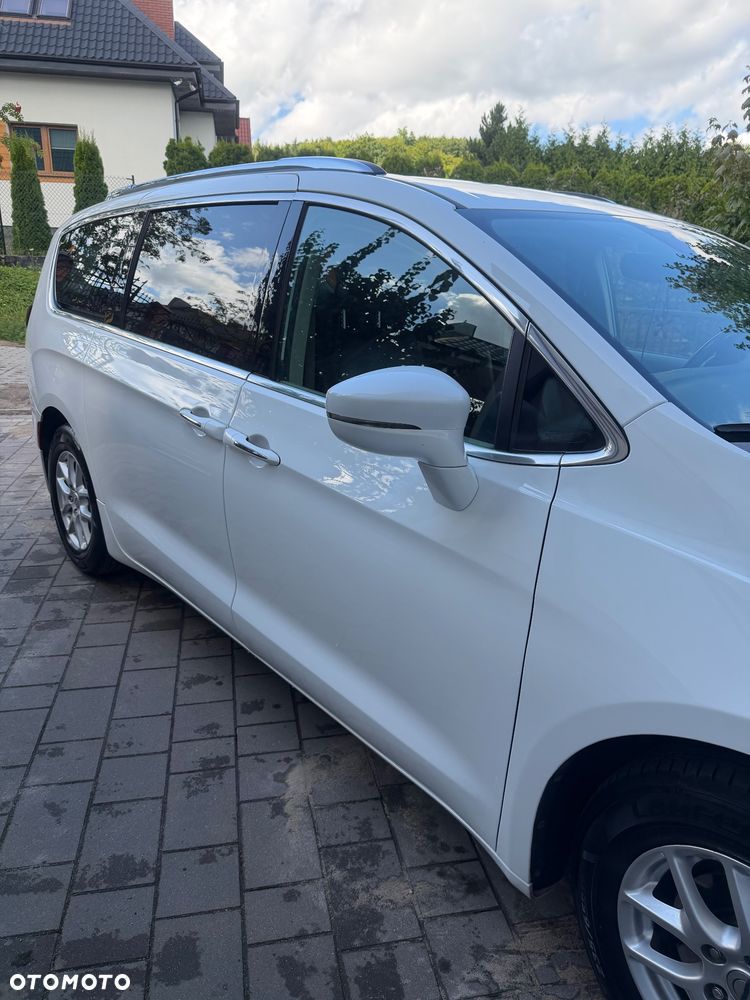 Chrysler Pacifica - 7