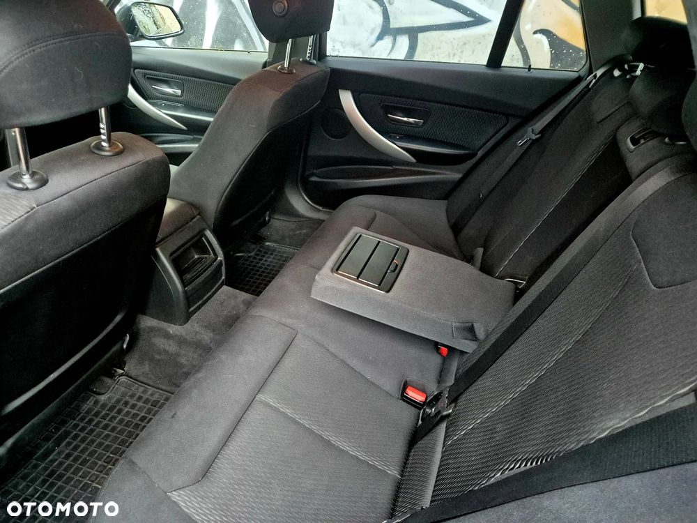 BMW Seria 3 320d DPF - 15