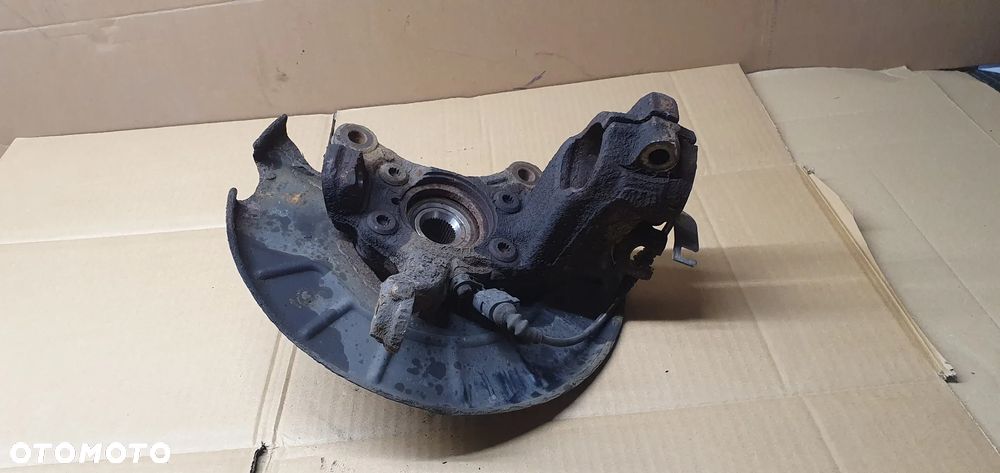 Zwrotnica piasta prawy przód VW Golf VI 6 Plus 1.6 TDI - 7