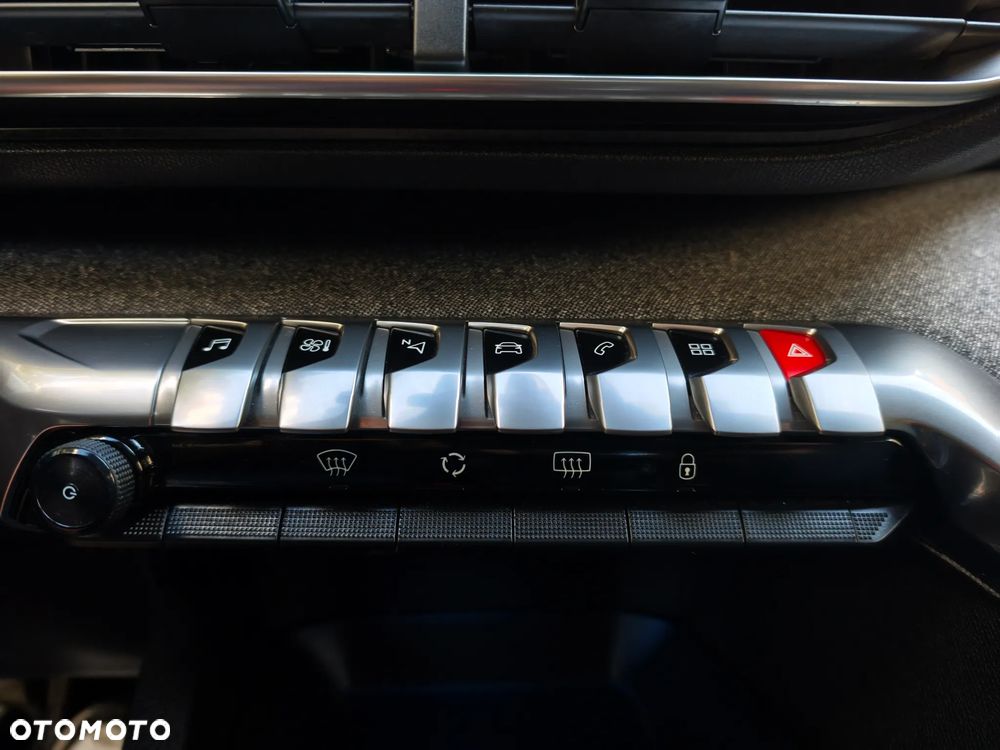 Peugeot 3008 PureTech 130 Stop & Start GPF Allure - 35