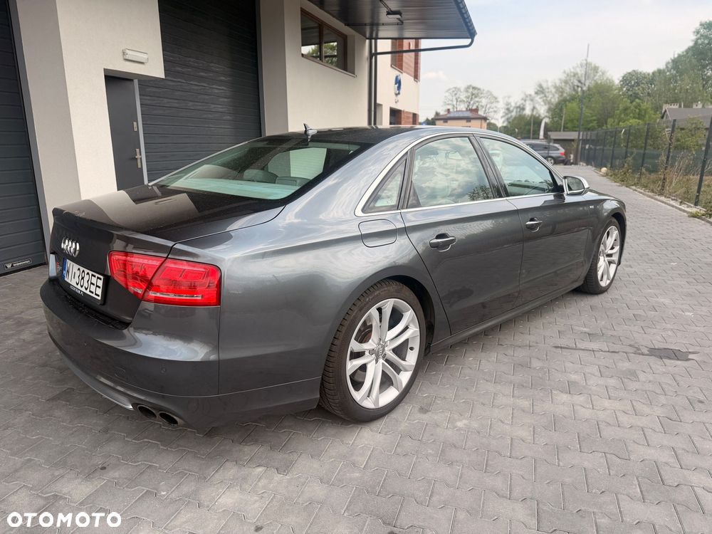 Audi S8 - 7