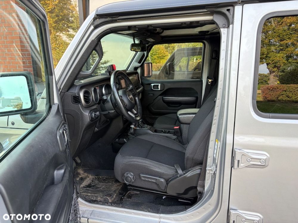 Jeep Wrangler - 10