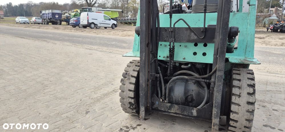 Mitsubishi EF25A - 10