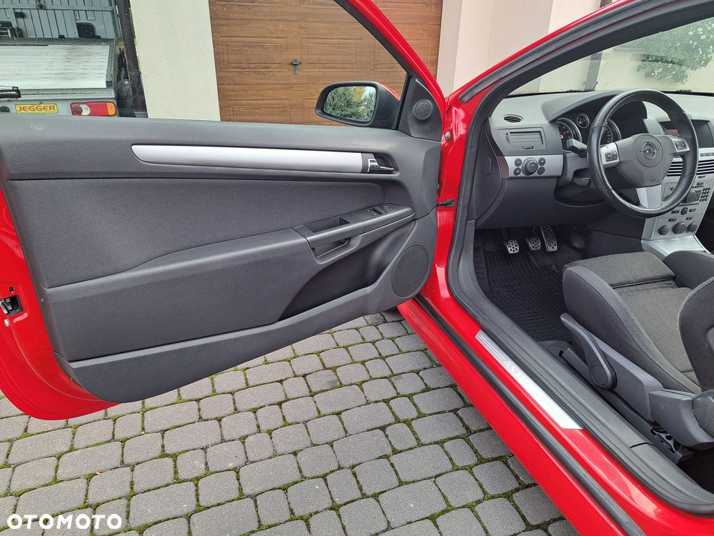 Opel Astra GTC 1.6 Sport - 18