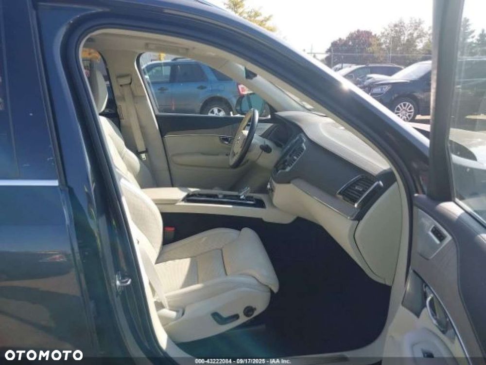 Volvo XC 90 - 9