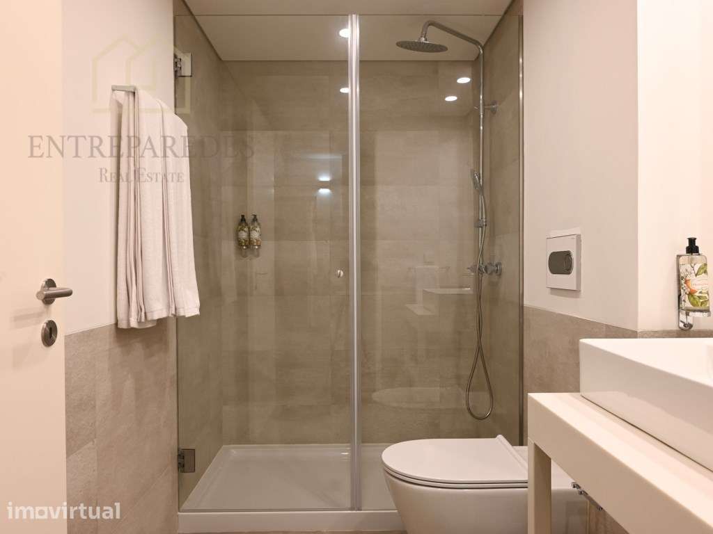 Apartamento loft T1 com terraço mobilado e equipado, junto ao Jardi... - Grande imagem: 3/39