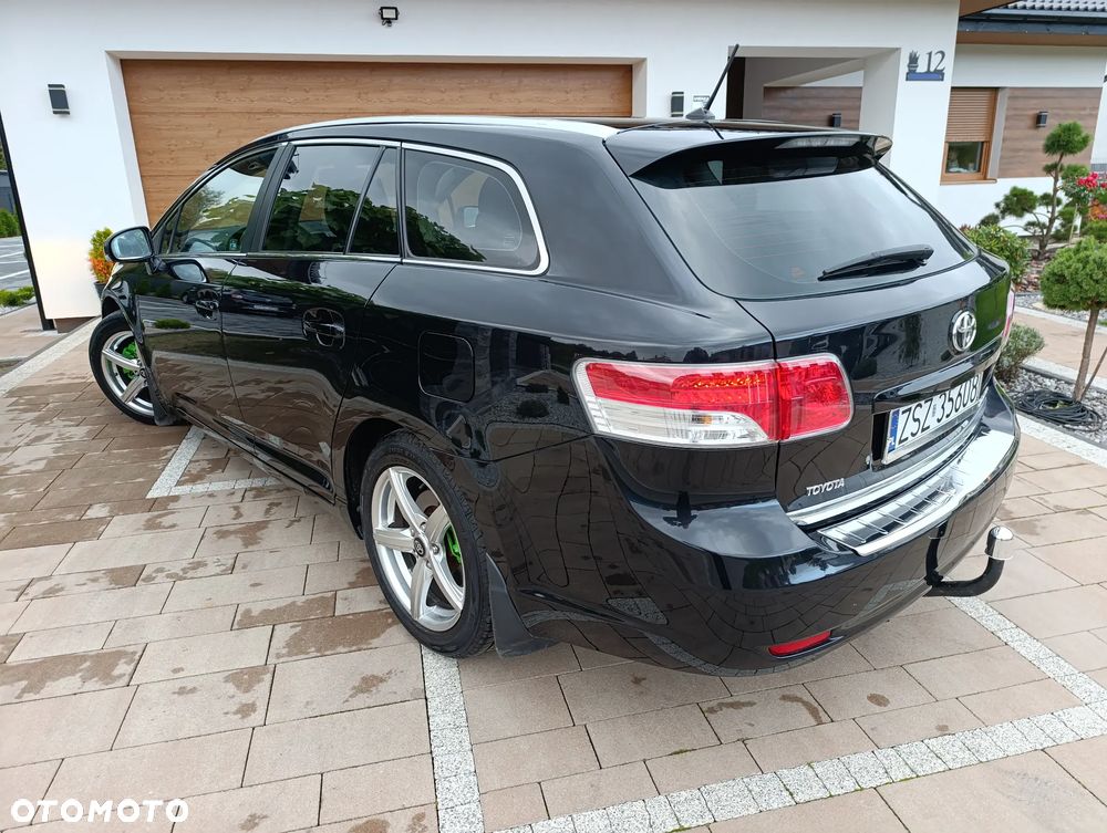 Toyota Avensis - 8