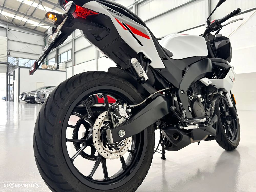Aprilia Tuono 125 - 17