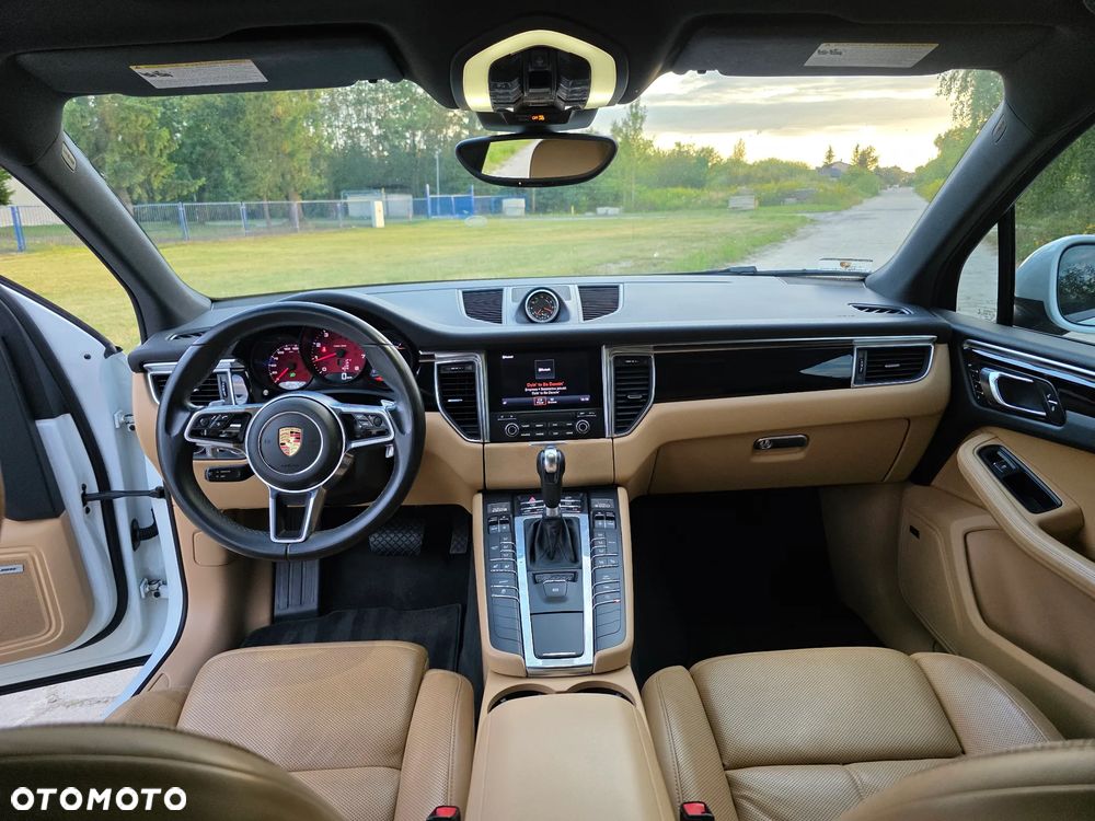 Porsche Macan - 18