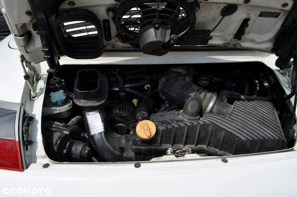 Porsche 911 Carrera - 16
