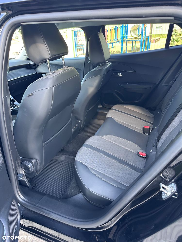 Peugeot 2008 1.2 PureTech Allure S&S EAT8 - 30