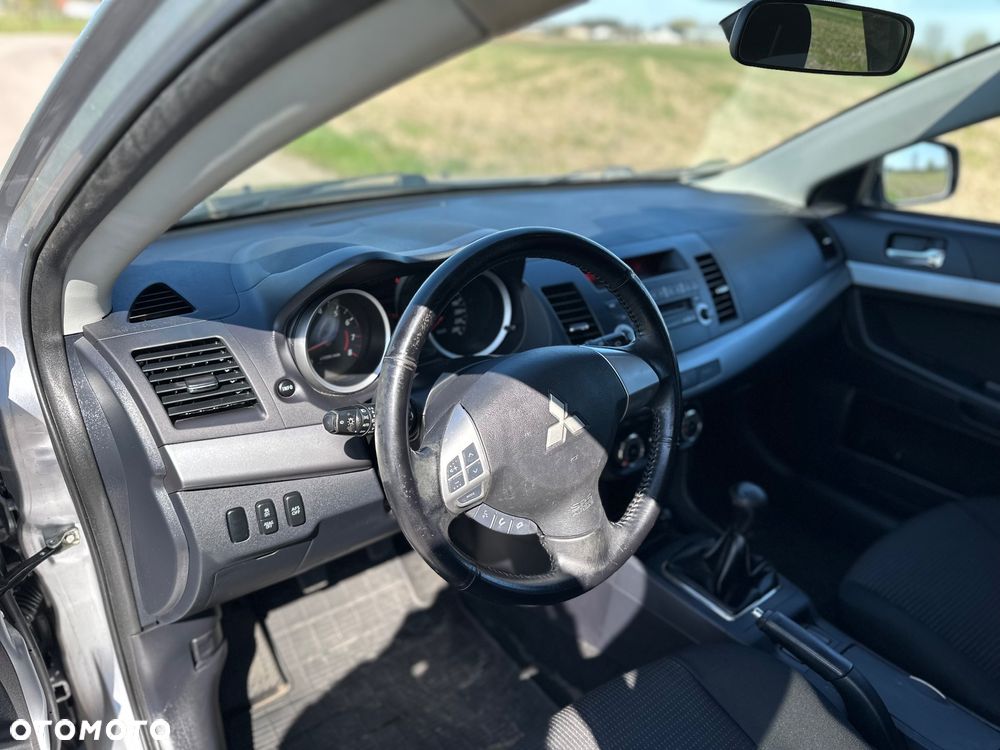 Mitsubishi Lancer - 17